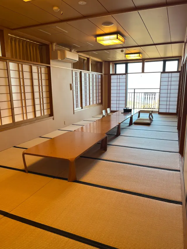 客室には抜群の眺望を誇る20畳の和室も