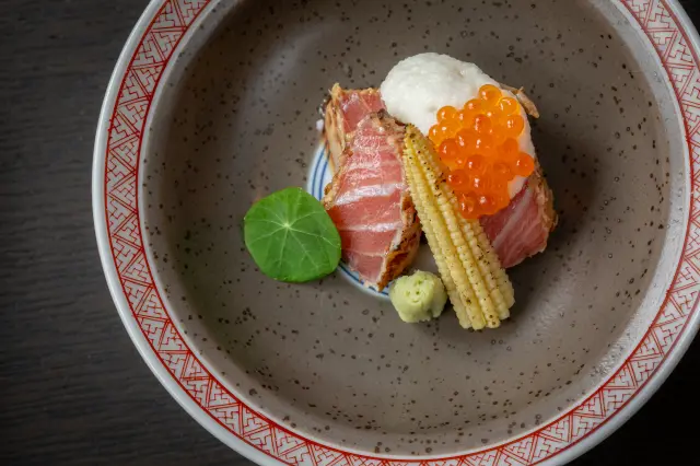 九州の食材を使った旬の料理を堪能できる