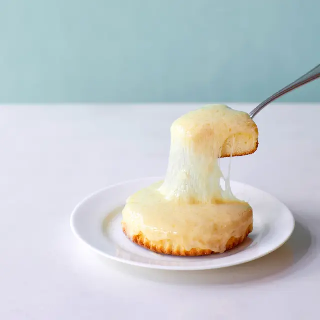 スポンジケーキとチーズの塩気が絶妙なバランス