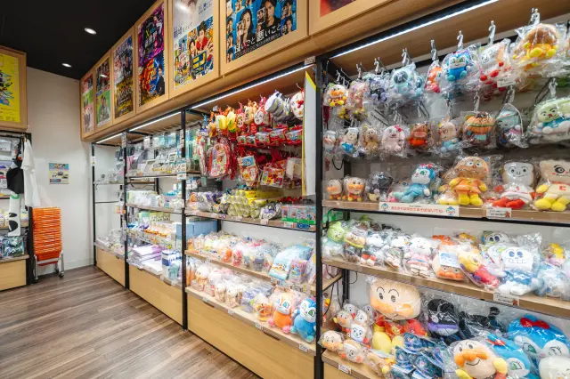 人気アニメキャラクターグッズも