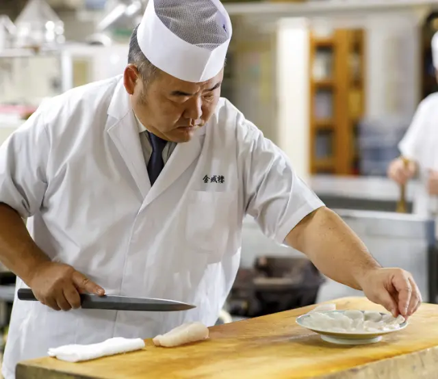 食材は能登出身の料理長が確かな目で選び抜く