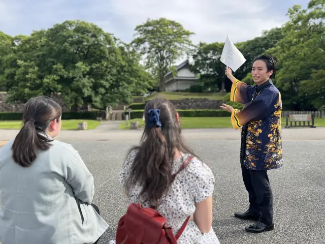 ホテルスタッフと回る街歩きツアーを定期開催