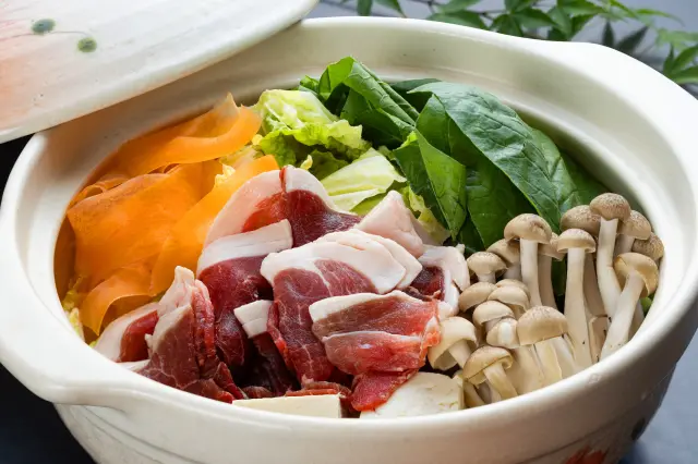 郷土料理の山くじら（猪）鍋