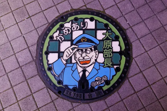 漫画の舞台となった街を歩きながら楽しめる