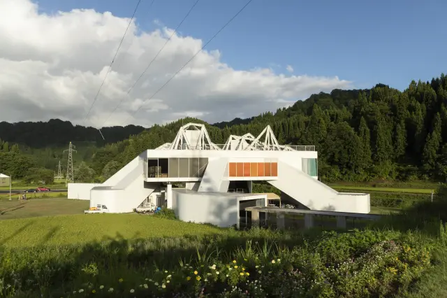 MVRDV「まつだい『農舞台』」外観 (Photo by Nakamura Osamu)