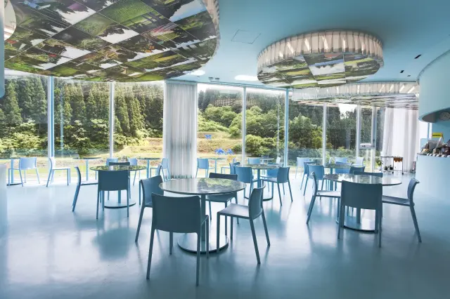 ジャン=リュック・ヴィルムート「カフェ・ルフレ」 (Photo by Nakamura Osamu)