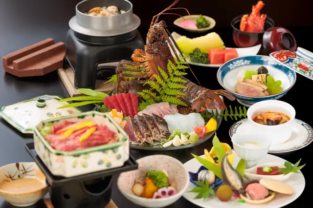 地元の食材をふんだんに使用した会席料理