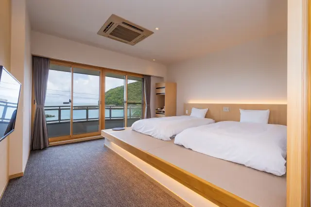 海を一望できる和洋モダンの客室