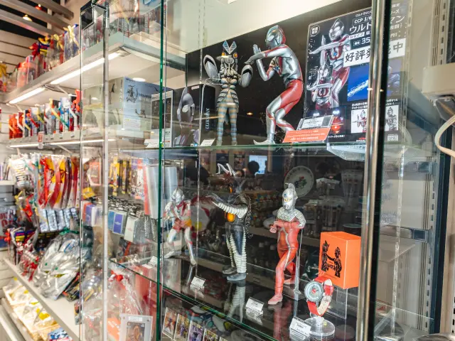 大人から子どもまで幅広い世代に愛されるグッズが揃う