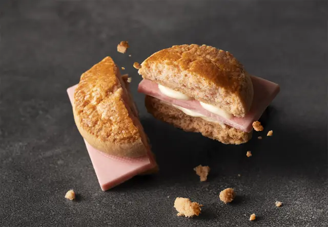 甘酸っぱい苺の風味が口いっぱいに広がる