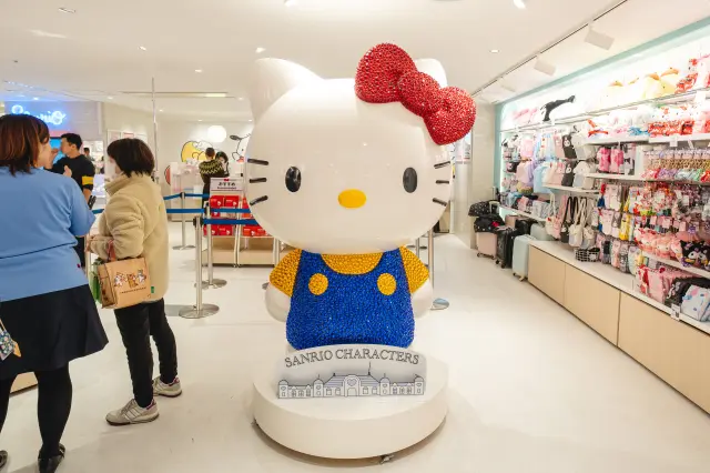 人気キャラクターと一緒に写真撮影ができる