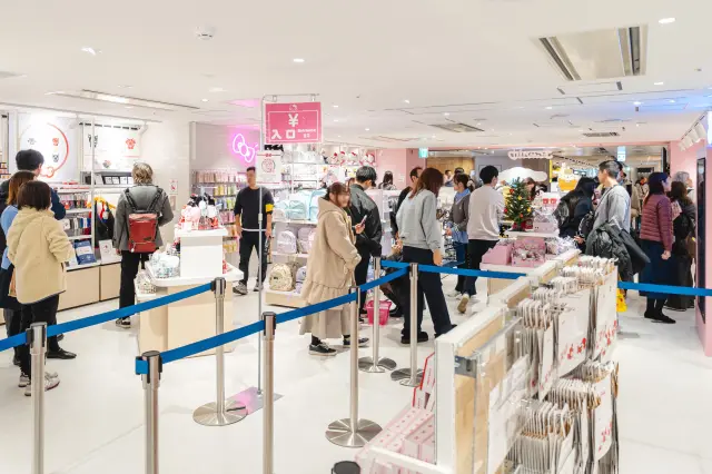 混雑時は整理券等による入場制限が行われる場合も