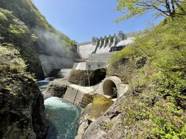 「八場水庫」與「吾妻峽」共同構成的震撼景觀