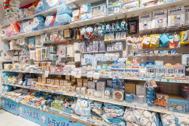 「ドラえもん」などのアニメ公式グッズが充実