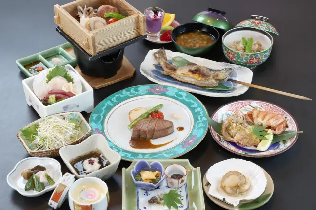 霜降り和牛や青森の郷土料理を堪能