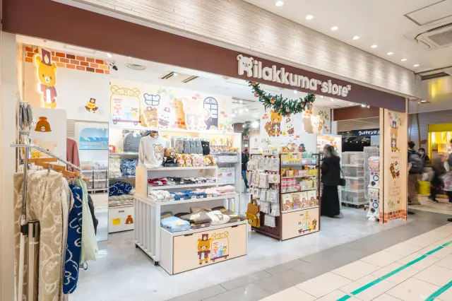 約3,000点もの商品が並ぶ充実した空間