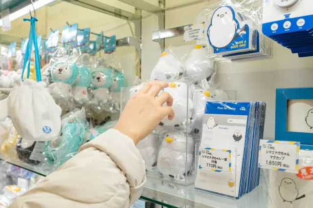 番組オリジナルキャラクターグッズも