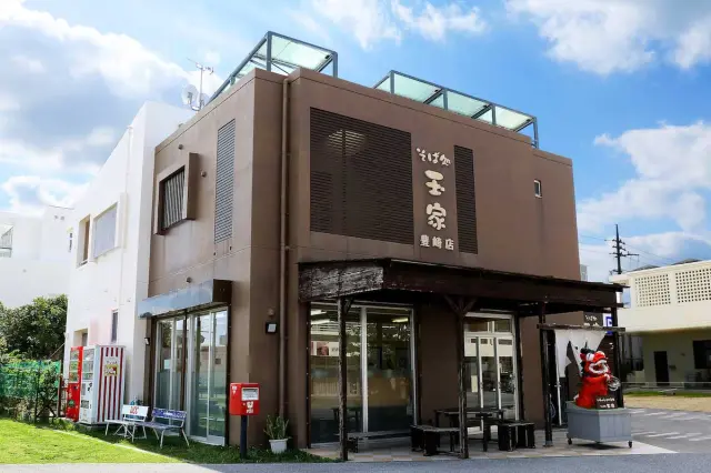 1人でも利用しやすい清潔感のある店内