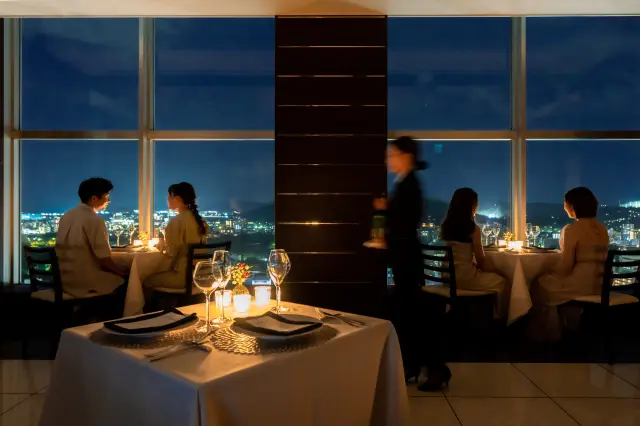 特別な景色と料理で思い出に残るひとときを