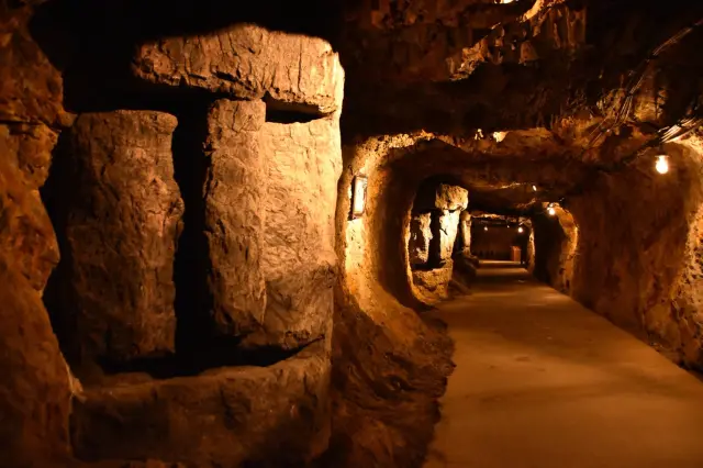 地底王国美川ムーバレー