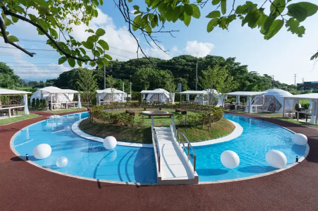 九十九島をイメージした、島のような配置