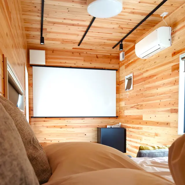 シーリング型プロジェクターも完備