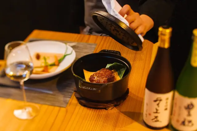 奈良の食材を使った料理に日本酒をペアリング