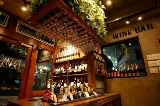 60種類以上の中から新しいワインとの出会いを楽しもう