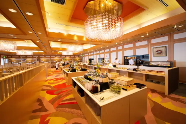 地元が誇る食材を惜しみなく盛り込んだ夕食ブッフェが人気