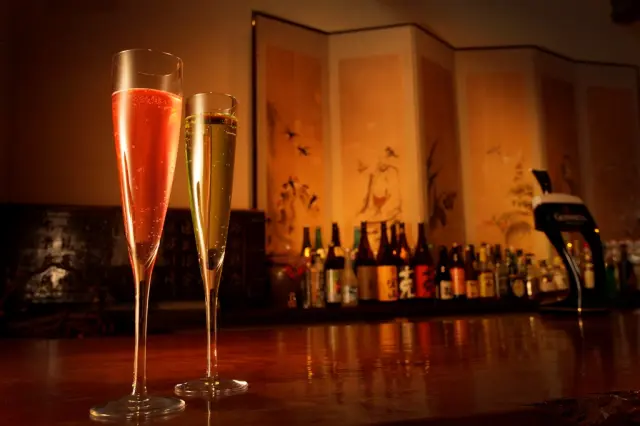 世界各国のワインは約200種類のストック