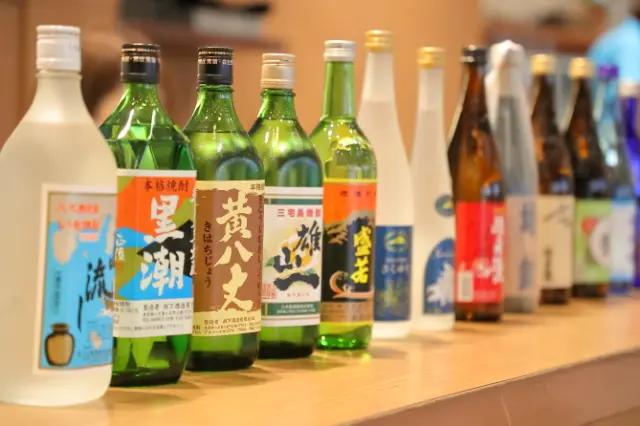 伊豆諸島・小笠原諸島の島酒がずらり