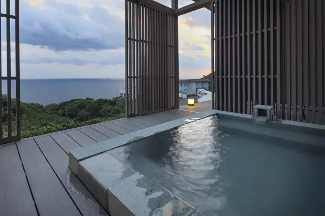 露天風呂を備える客室もあり