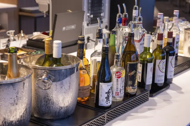 ドリンクもすべてフリーフローで楽しめる