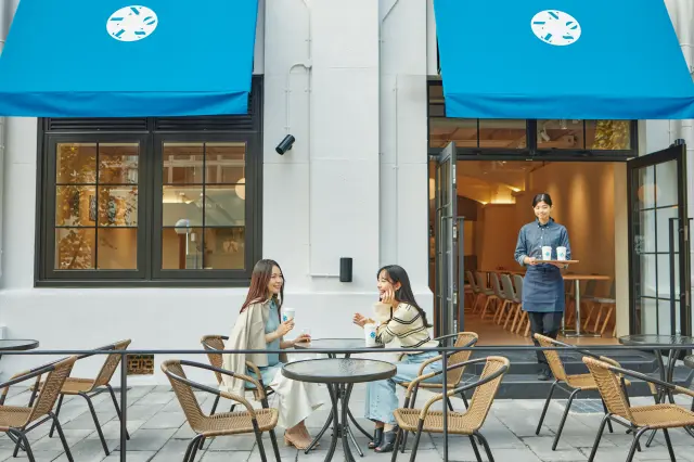 オープンテラスも人気の「NOSTA CAFE」