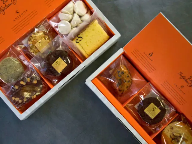 神戸らしいハイセンスなスイーツを揃える「NOSTA SWEETS」