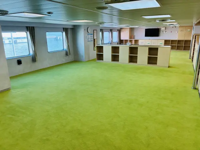 日本家屋を想像させるインテリアを採用した函館〜大間航路