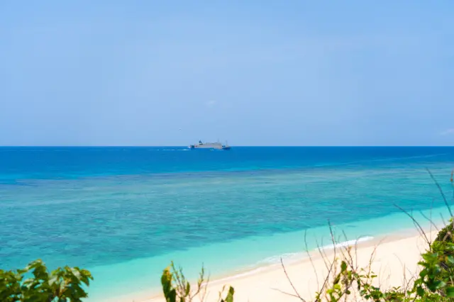 「東洋の真珠」ともいわれる与論島の景色