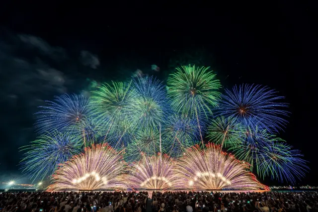 音楽花火や型物花火など種類もさまざま