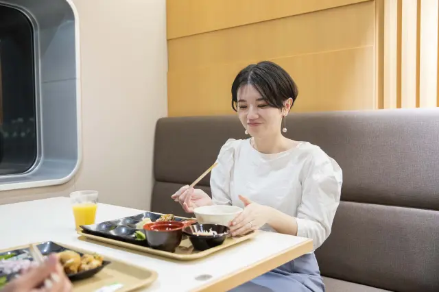 船上で食事をするという非日常を体験しよう
