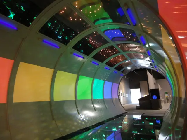 「科学技術館」にはさまざまな“ふしぎ”現象が楽しめる展示も