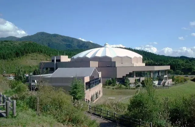 自然に囲まれた秋田市郊外で営業している