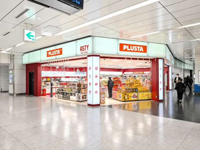 PLUSTA新大阪幹線中央改札内