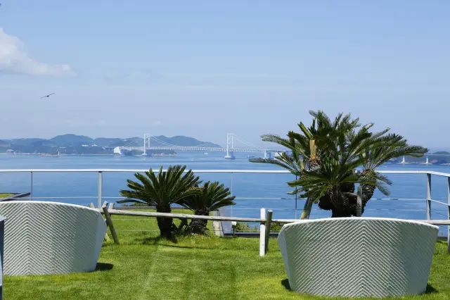 屋外の絶景テラス「SOLA TERRACE」