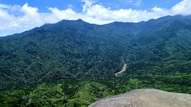 太鼓岩から望む景色は圧巻