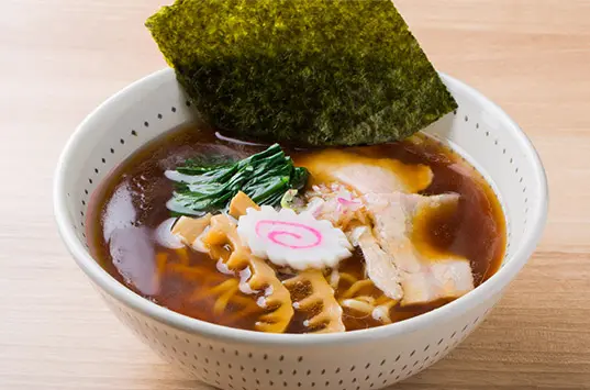 鶏の風味が広がる「醤油そば」