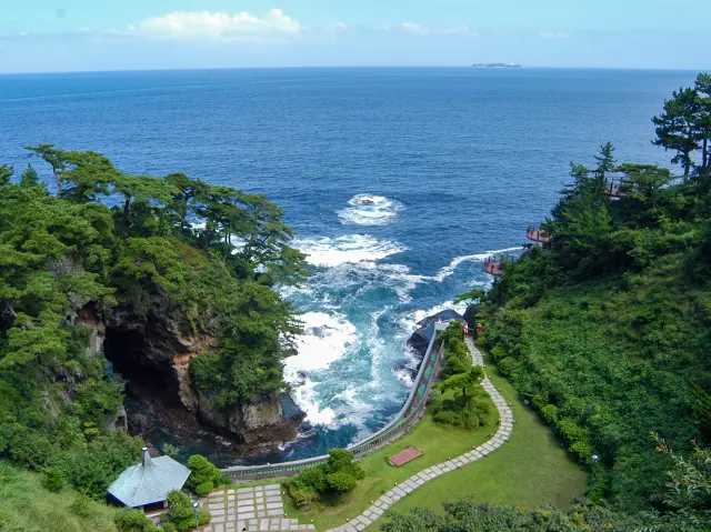 錦ヶ浦を堪能できる屋外庭園
