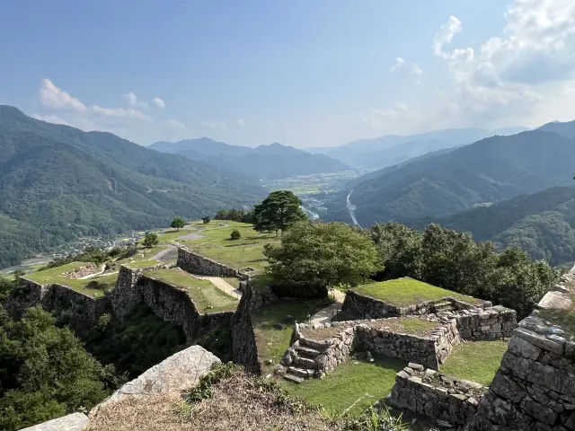 遺構が完存する全国でもまれな山城遺構
画像提供：兵庫県朝来市