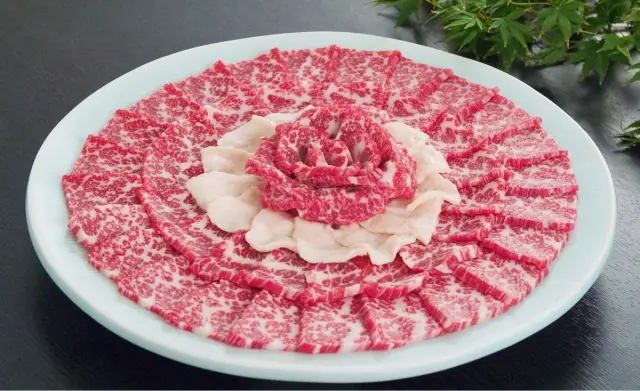 馬刺しの花盛りは青柳が発祥