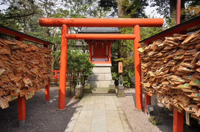 学問の神様・菅原道真公を祀る神社だけに合格祈願の参拝客も多い