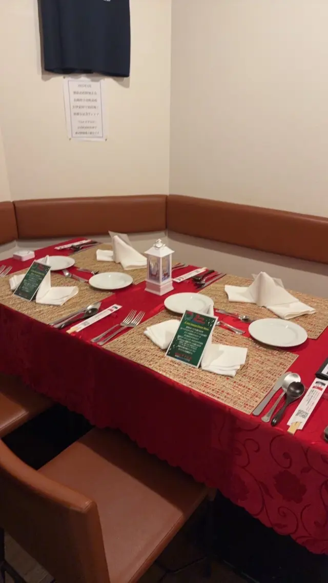 女子会や同僚との会食にぴったりの4名席
